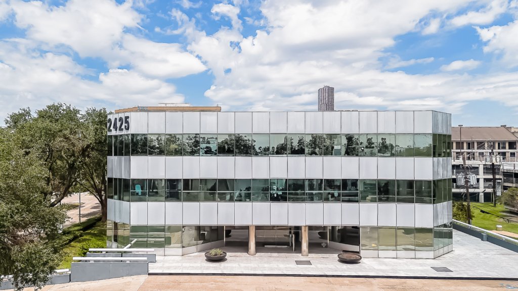 2425 Fountain View Drive — exterior
