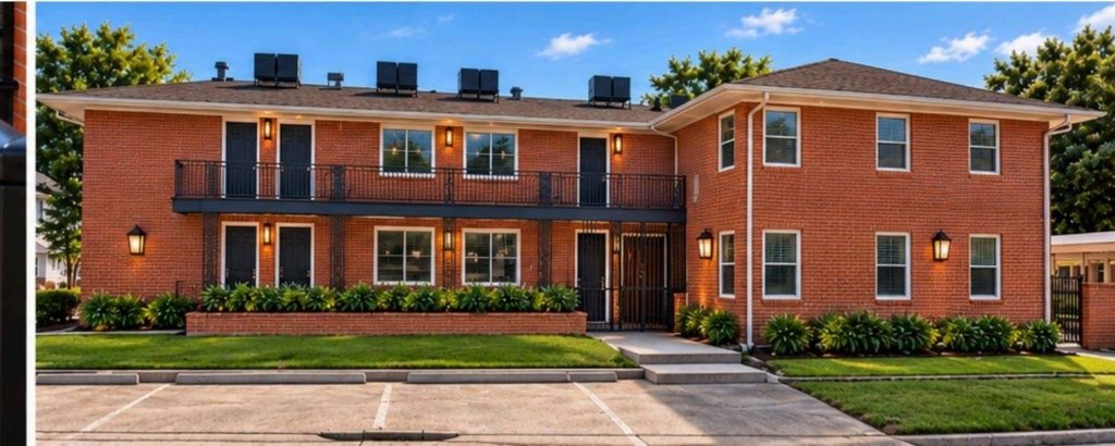 2211 W Alabama