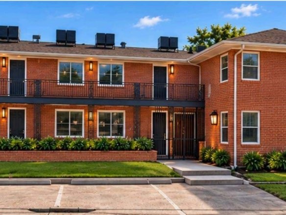 2211 W Alabama — exterior